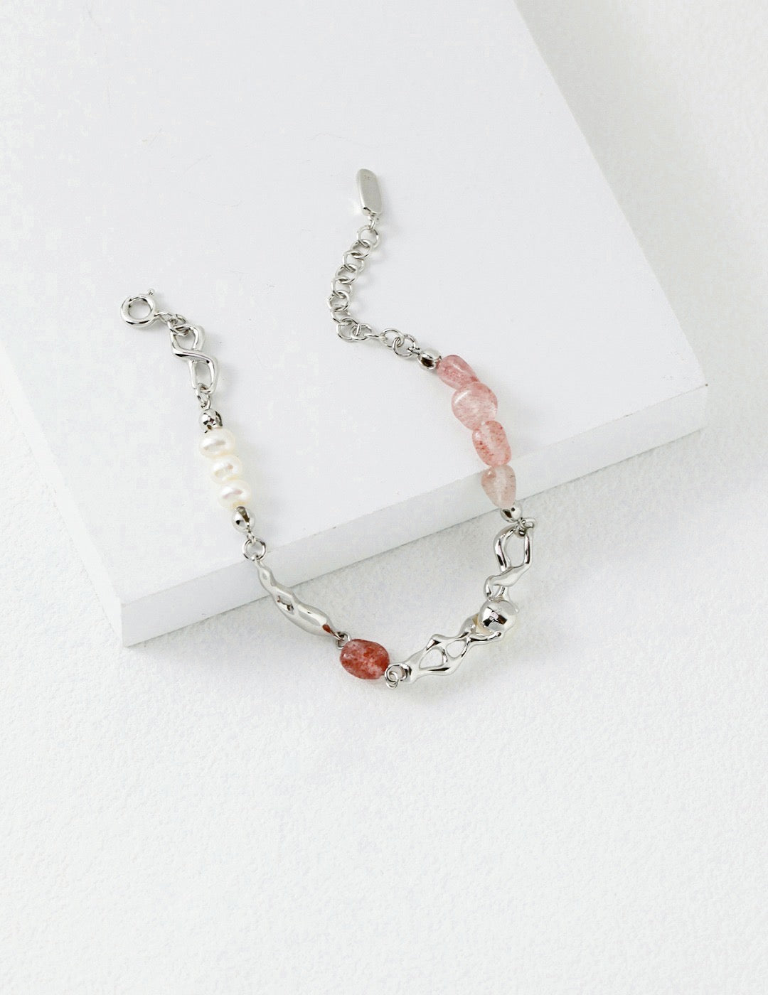 Pearl Bracelets,Strawberry Crystal Bracelet,Dainty Minimalist Bracelet, Perfect for Everyday Wear