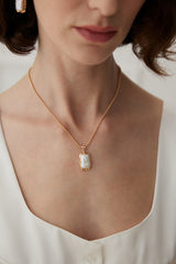 Natural Mother of Pearl Pendant Necklace