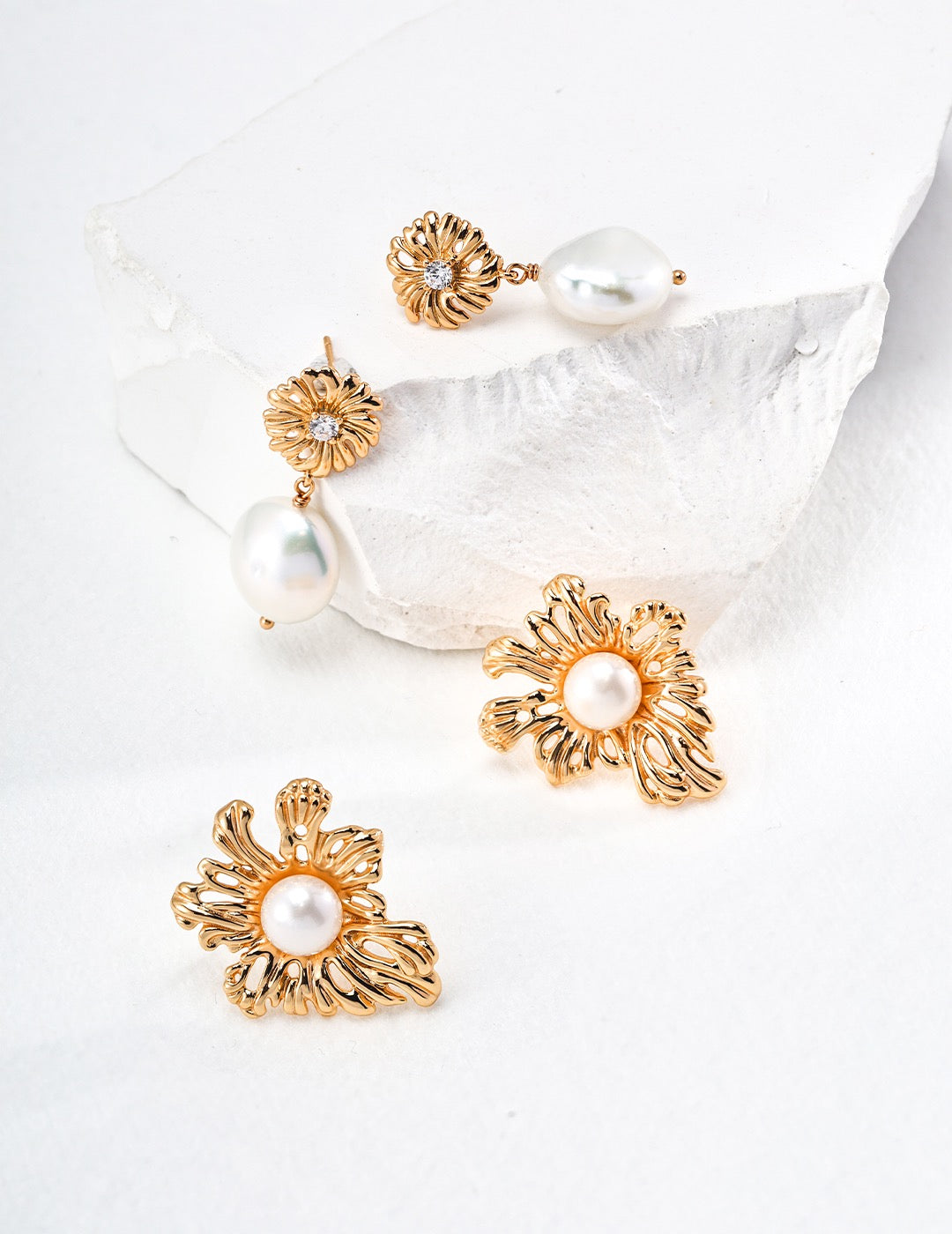 Daisy Pearl Dangle Earrings